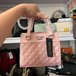 Buy handbag wholesale pallets – bulk designer-style bags for resale or boutique purchase